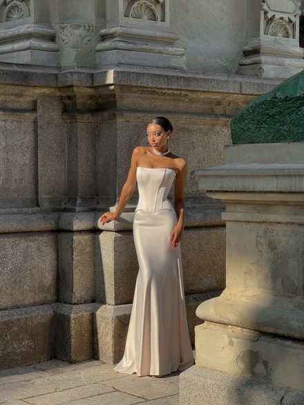 Світло-бежева атласна спідниця "Pearl skirt"