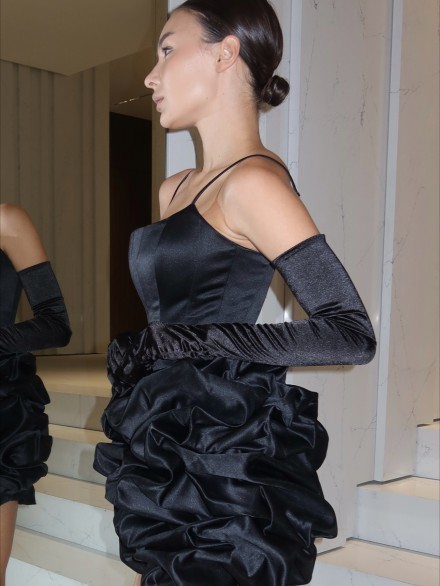 Black Dress "Daintiness"