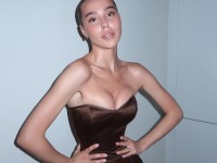 Атласний корсет в коричневому кольорі <span>Scarlet</span>