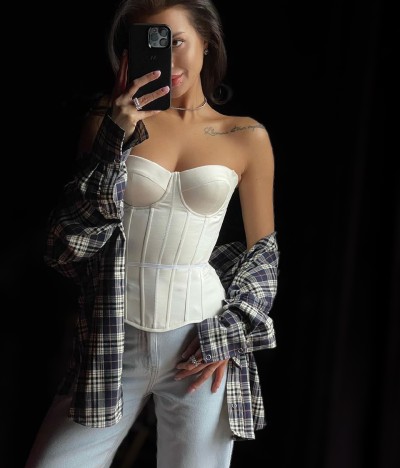 Як поєднувати елегантні корсети з повсякденним одягом в університеті